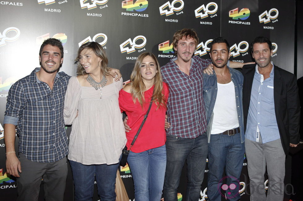 Los actores de 'El Barco' en la inauguración de 40 Café en Madrid