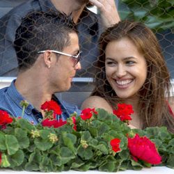 Cristiano Ronaldo e Irina Shayk, felices durante un partido de tenis