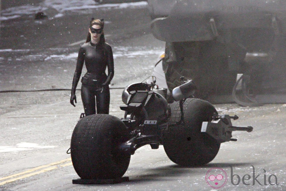 Anne Hathaway es Catwoman en 'El caballero oscuro: La leyenda renace'