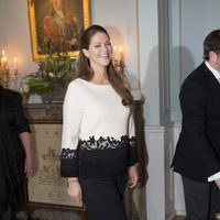 Magdalena de Suecia luce su segundo embarazo en una visita a Gävle