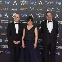 Antonio Resines, Judith Colell y Enrique González Macho en la alfombra roja de los Goya 2015