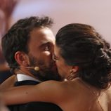 El beso de Clara Lago y Dani Rovira en los Goya 2015