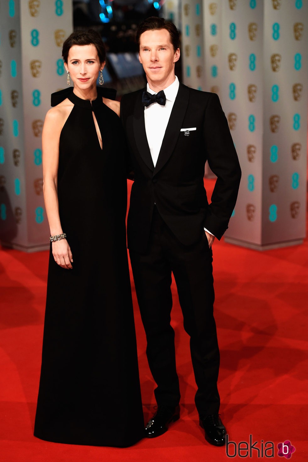 Benedict Cumberbatch y Sophie Hunter en los Premios BAFTA 2015