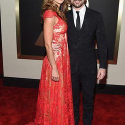 Juanes y Karen Martinez en los Grammy 2015