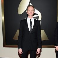 Neil Patrick Harris en la alfombra roja de los Grammy 2015
