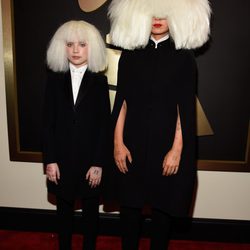Sia y Maddie Ziegler en los Grammy 2015