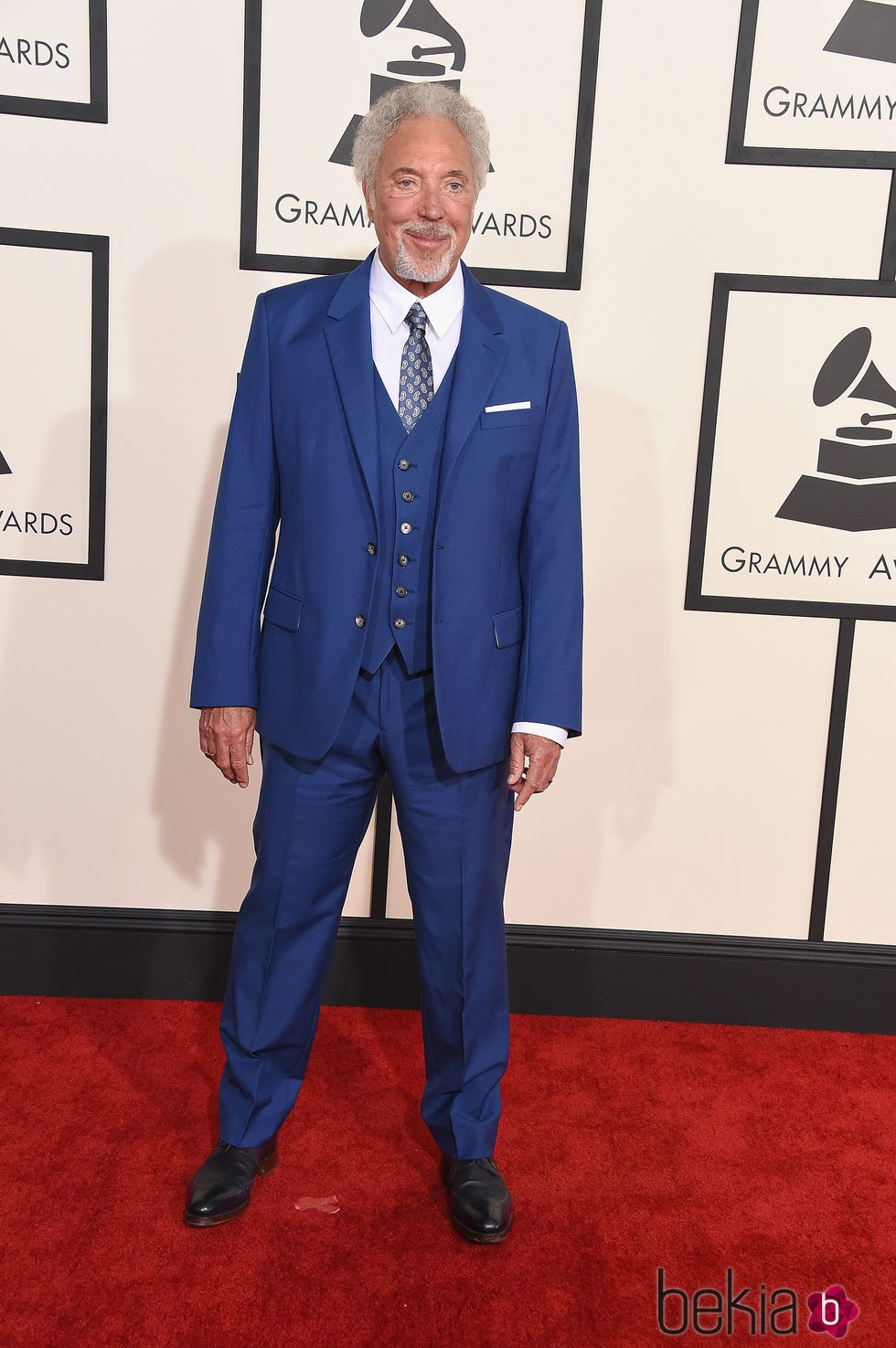 Tom Jones en la alfombra roja de los Grammy 2015
