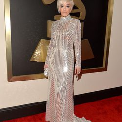 Rita Ora en los Premios Grammy 2015