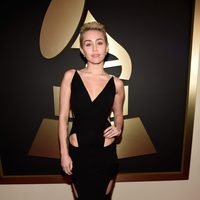 Miley Cyrus en la alfombra roja de los Grammy 2015