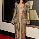 Kim Kardashian en la alfombra roja de los Grammy 2015