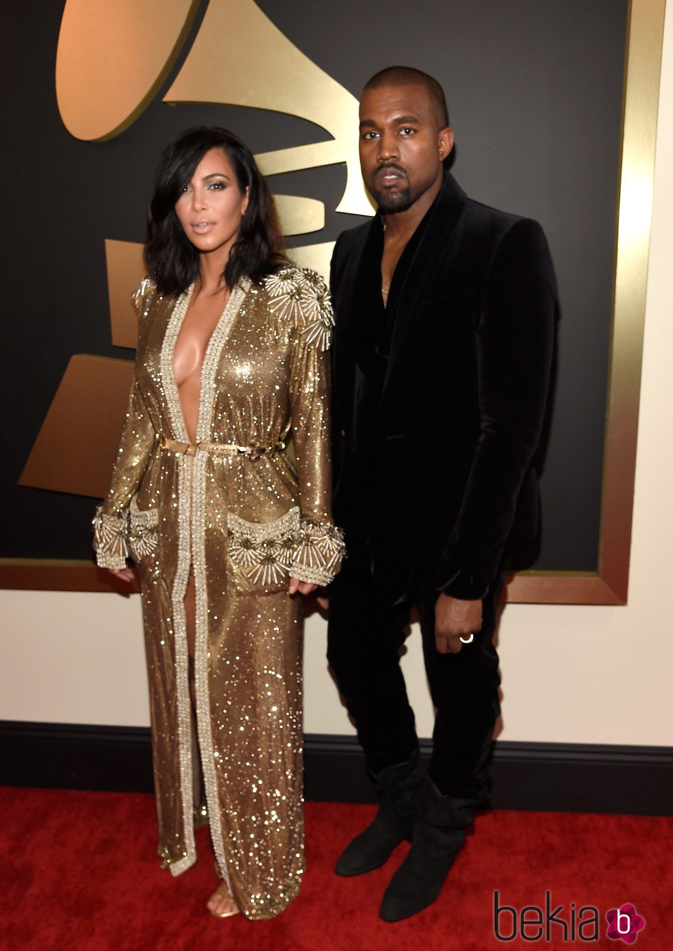 Kim Kardashian y Kanye West en los Grammy 2015