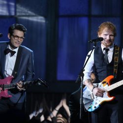 John Mayer y Ed Sheeran juntos en los premios Grammy 2015