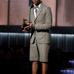 Pharrell Williams recoge un premio en los Grammy 2015
