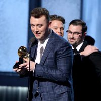 Sam Smith recoge un premio en los Grammy 2015