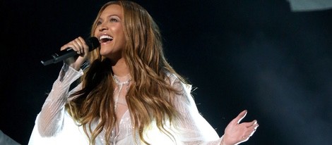 Beyoncé canta gospel en los premios Grammy 2015