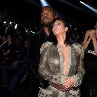 Kim Kardashian y Kanye West  en los premios Grammy 2015
