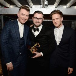 Sam Smith, Jimmy Napes y William Phillips en los premios Grammy 2015