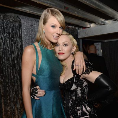 Taylor Swift y Madonna en los premios Grammy 2015