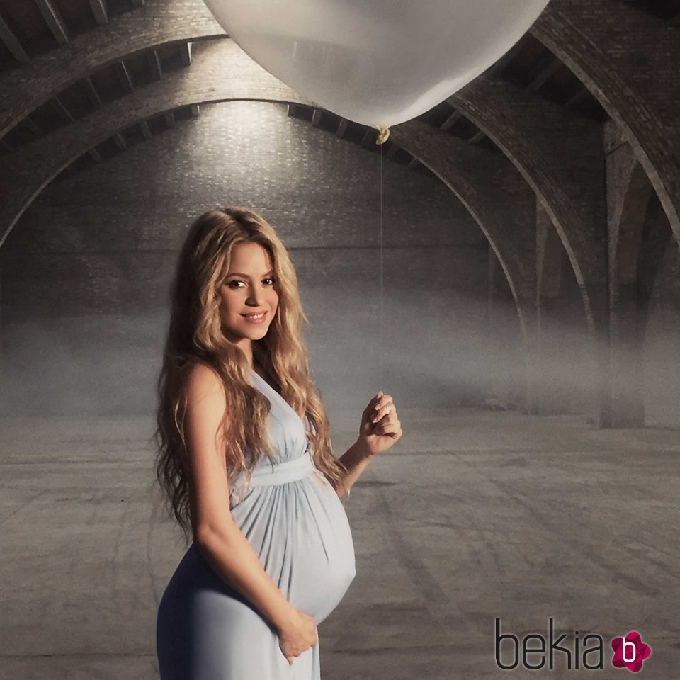 Shakira embarazada en el videoclip de 'Mi Verdad' con Maná