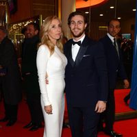 Sam Taylor-Johnson con su marido Aaron Taylor-Johnson en el estreno de 'Cincuenta sombras de Grey' en la Berlinale 2015