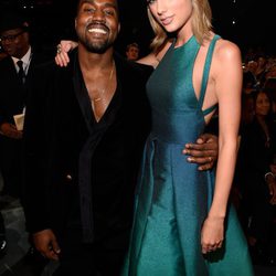 Kanye West y Taylor Swift en los premios Grammy 2015