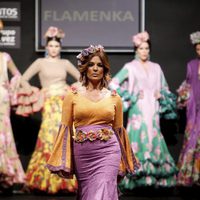 Raquel Bollo desfilando en la Pasarela Flamenca de Jerez de la Frontera
