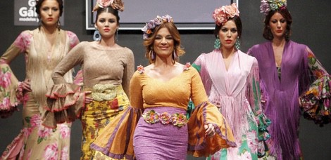 Raquel Bollo desfilando sobre la Pasarela Flamenca de Jerez de la Frontera