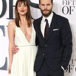 Jamie Dornan y Dakota Johnson en la premiére londinense de 'Cincuenta sombras de Grey'