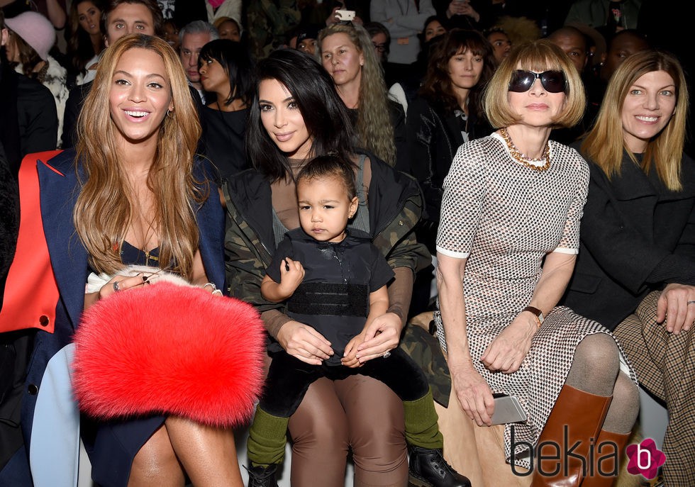 Beyoncé, Kim Kardashian, North West y Anna Wintour en la New York Fashion Week otoño/invierno 2015/2016