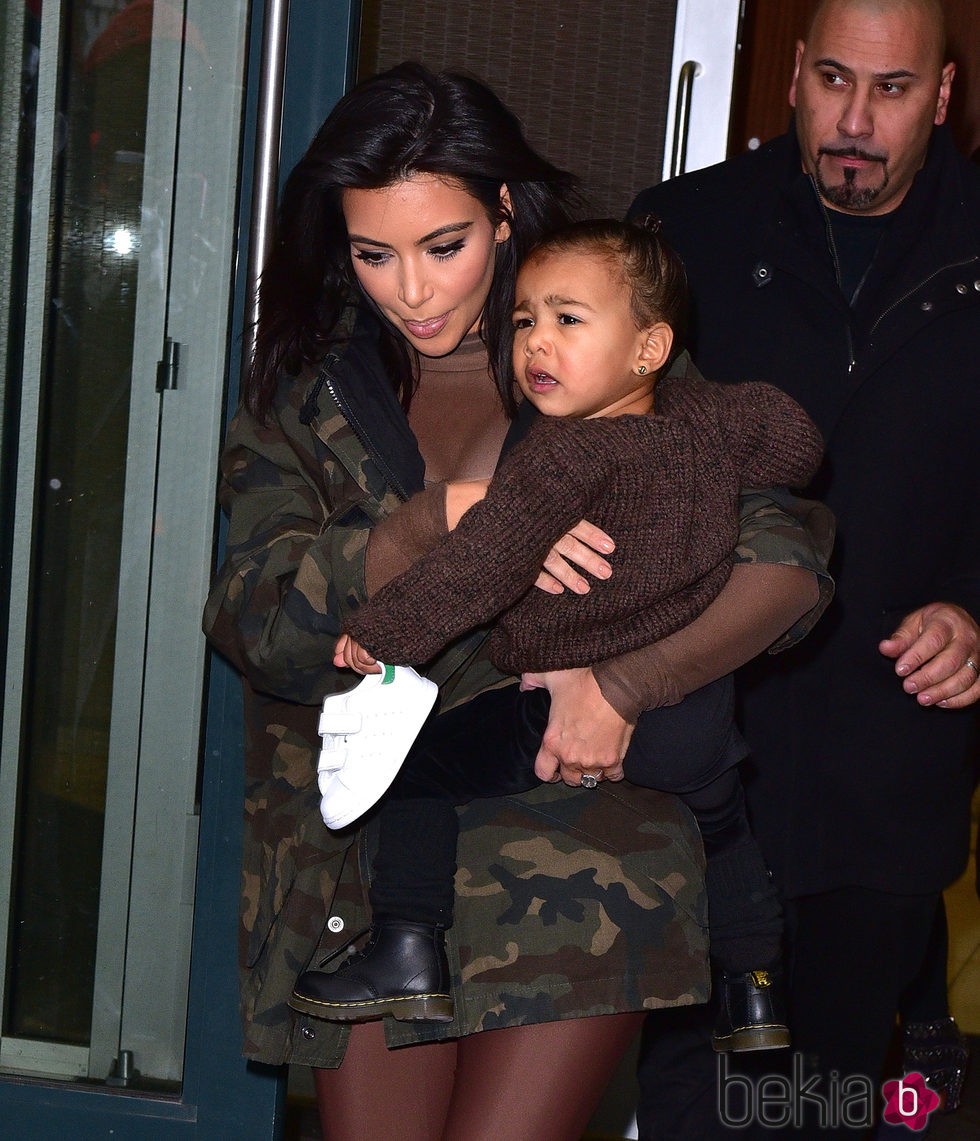 Kim Kardashian lleva a North West al desfile de Kanye West para Adidas en la New York Fashion Week