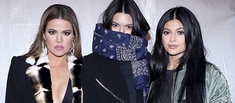 Khloé Kardashian con Kylie y Kendall Jenner
