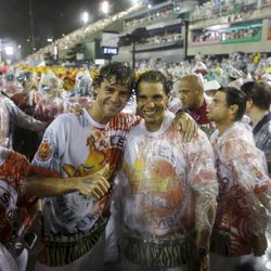 Rafa Nadal con Gustavo 'Guga' Kuerten en los Carnavales de Río de Janeiro