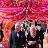 El Príncipe Carlos y Camilla Parker Bowles en el estreno de 'El nuevo exótico Hotel Marigold'