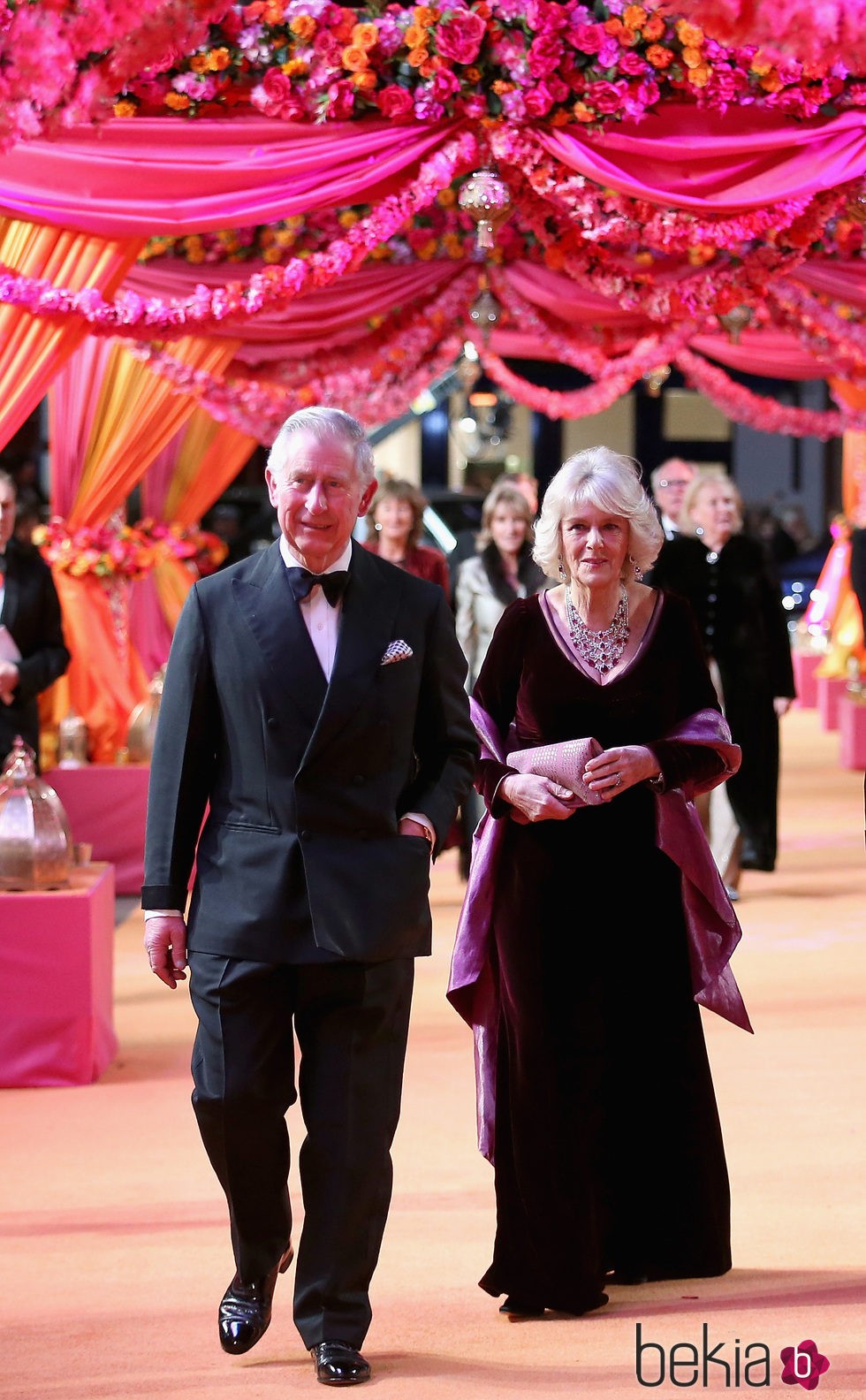 El Príncipe Carlos y Camilla Parker Bowles en el estreno de 'El nuevo exótico Hotel Marigold'