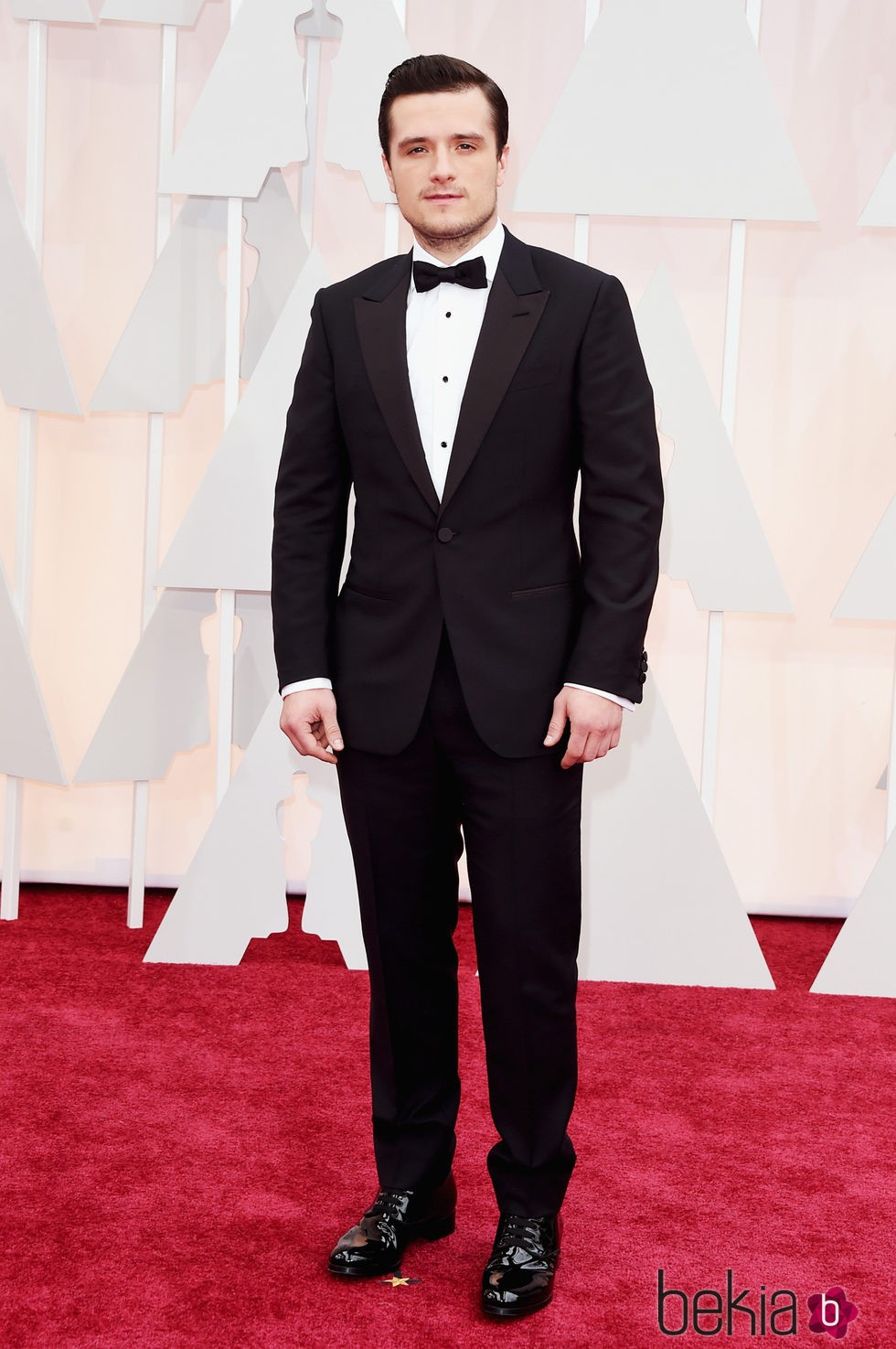 Josh Hutcherson en la alfombra roja de los premios Oscar 2015