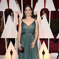 America Ferrera en la alfombra roja de los Oscar 2015