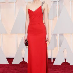 Dakota Johnson llega a la alfombra roja de los Oscar 2015