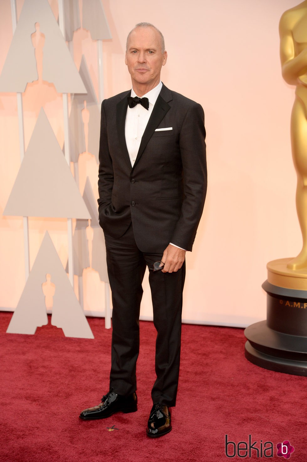 Michael Keaton llega a la alfombra roja de los Premios Oscar 2015