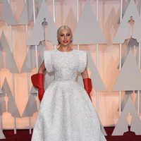 Lady Gaga llega a la alfombra roja de los Oscar 2015