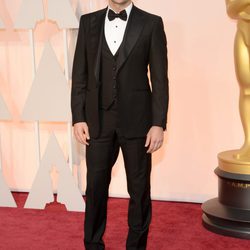 Bradley Cooper llega a la alfombra roja de los premios Oscar 2015
