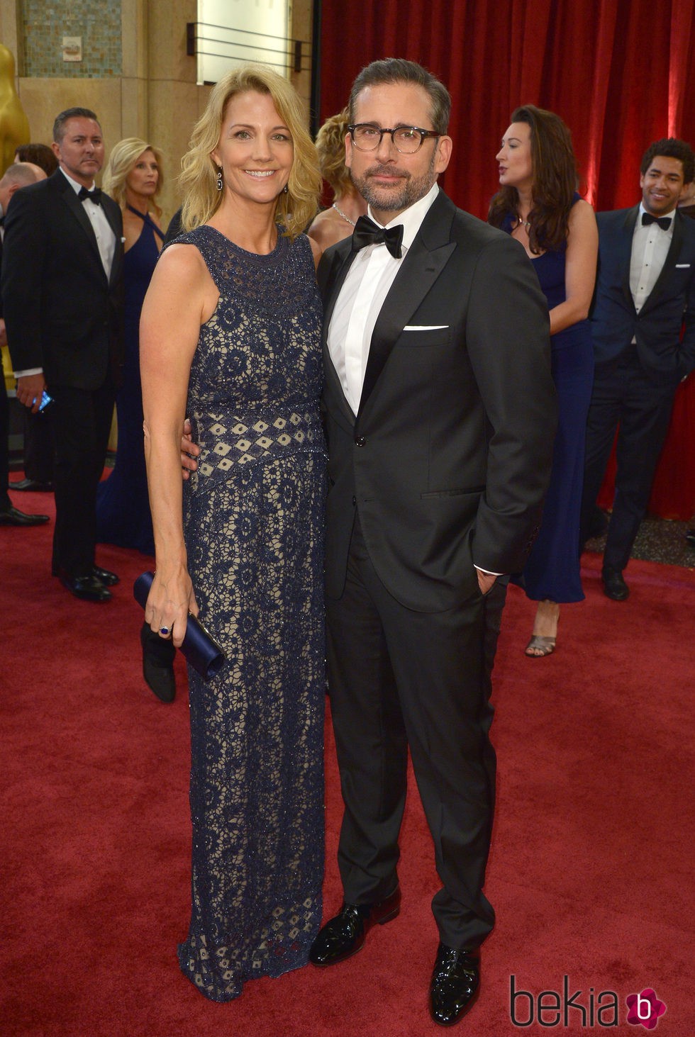 Steve Carell posa junto a su mujer Nancy Carell en la alfombra roja de los Oscar 2015