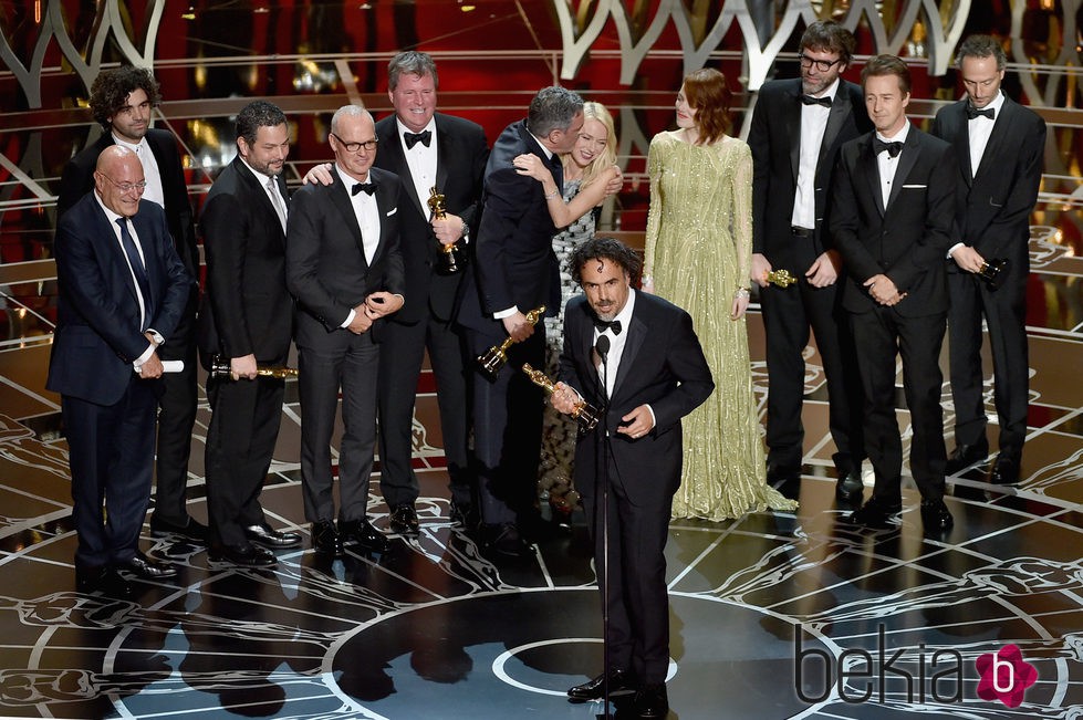 El equipo de 'Birdman' consigue el premio a la Mejor Película en los Oscar 2015