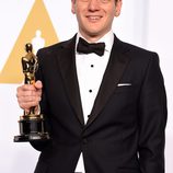 Graham Moore posa con su Oscar a Mejor guión adaptado