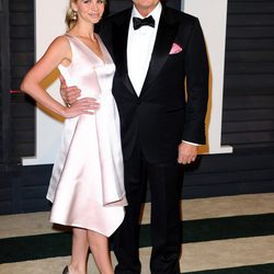 Kelsey Grammer y Kayte Walsh en la fiesta Vanity Fair tras los Oscar 2015