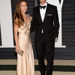 Edward Norton y Shauna Robertson en la fiesta Vanity Fair tras los Oscar 2015
