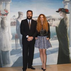 Borja Thyssen y Blanca Cuesta inaugurando una exposición de Paul Delvauz en el Thyssen