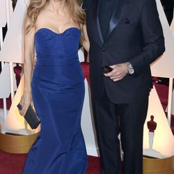 Kelly Preston y John Travolta en la alfombra roja de los Oscar 2015