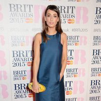 Laura Jackson en la alfombra roja de los Brit Awards 2015