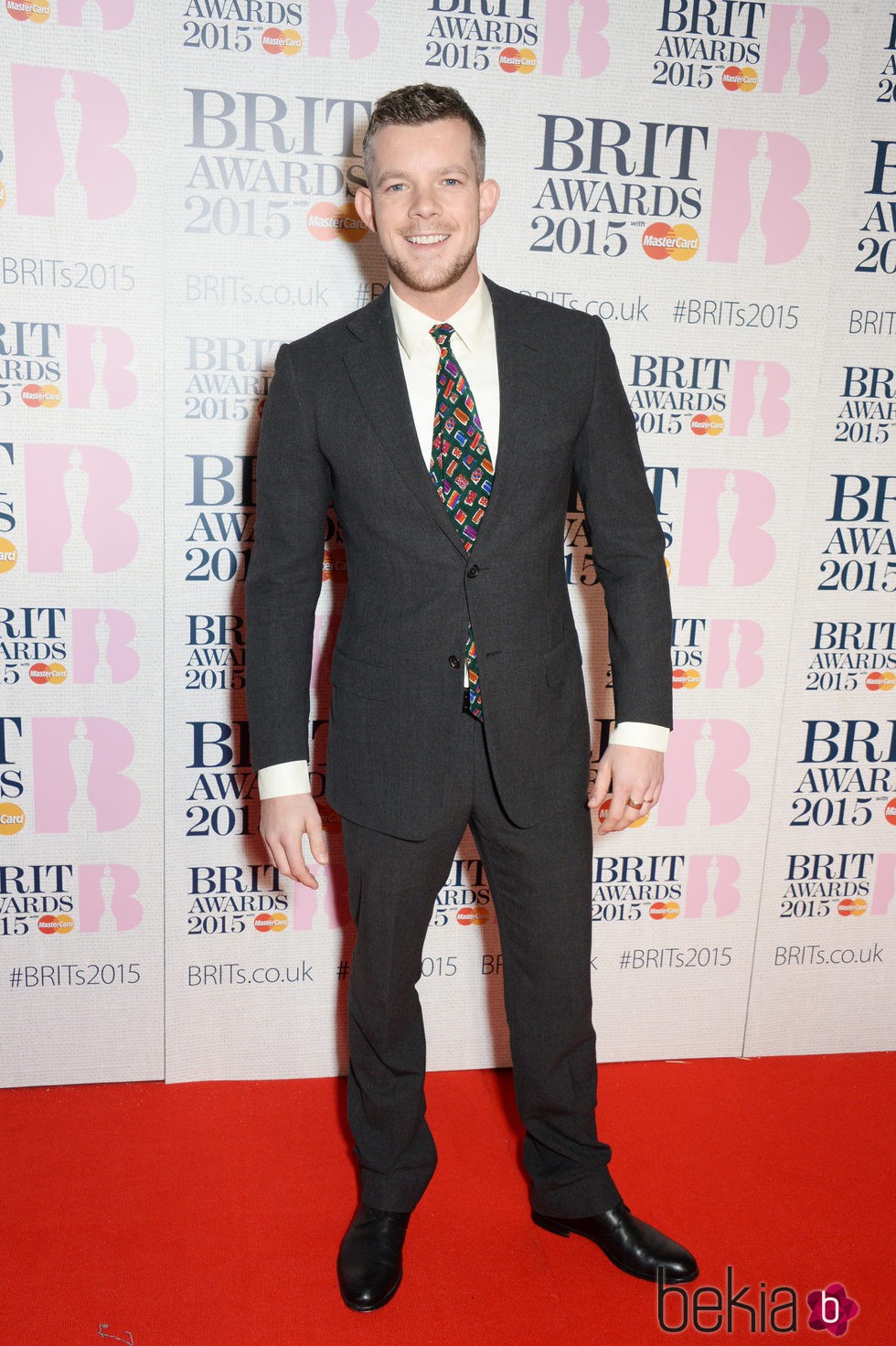 Russell Tovey en la alfombra roja de los Brit Awards 2015