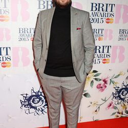 Andrea Faustini en la alfombra roja de los Brit Awards 2015